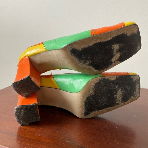 The perfect 90’s pump. Square toe,chunky heel - Picture 4 of 4